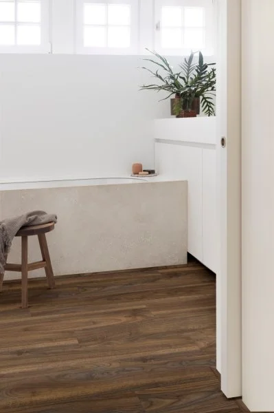 LVT-плитка Moduleo Roots Glue 0.55 English Walnut 20896BE в Екатеринбурге