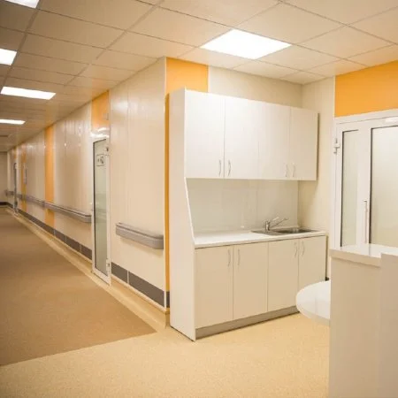 Коннелюрный односоставной плинтус Bonkeel Prof Серый (95х2700мм) в Екатеринбурге