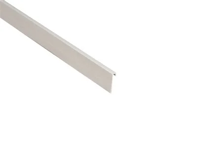 Коннелюрный плинтус Bonkeel Верхняя светло-серая часть (28х5х2200мм) в Екатеринбурге