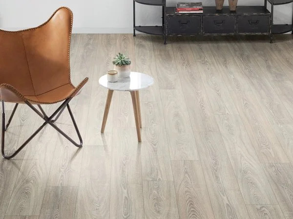 Ламинат Egger PRO 8/33 4V Дуб Бардолино серый EPL036 в Екатеринбурге