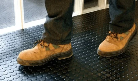 Противоскользящее резиновое покрытие Пятачки (1,0х10м) в Екатеринбурге